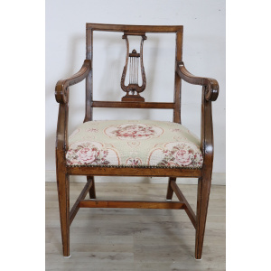 Antique Armchair in Walnut, 18th Century