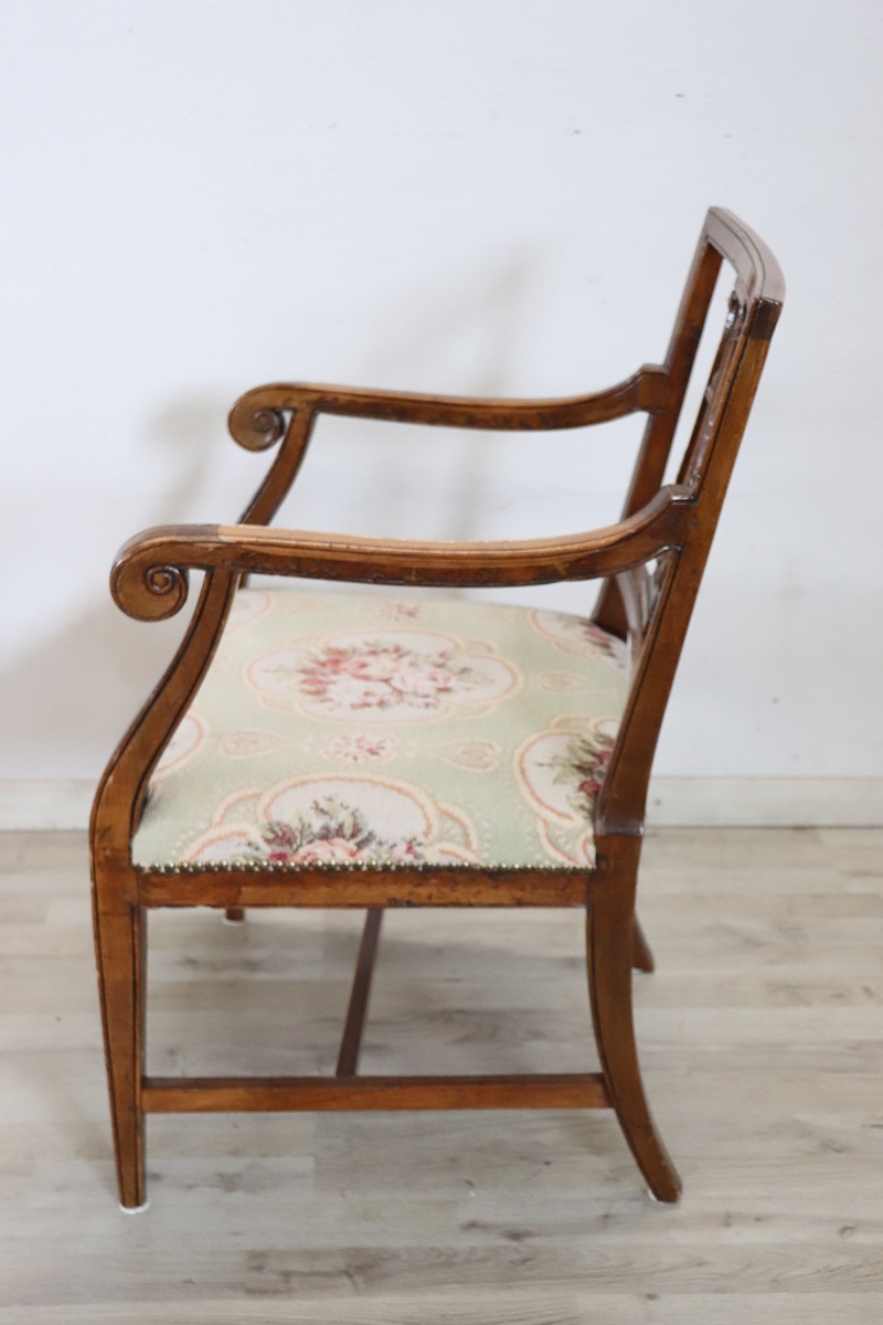 Antique Armchair in Walnut, 18th Century