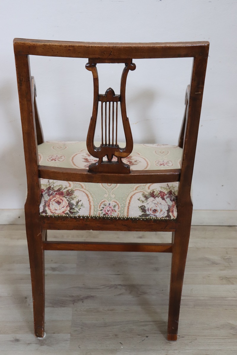 Antique Armchair in Walnut, 18th Century