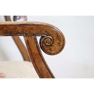 Antique Armchair in Walnut, 18th Century