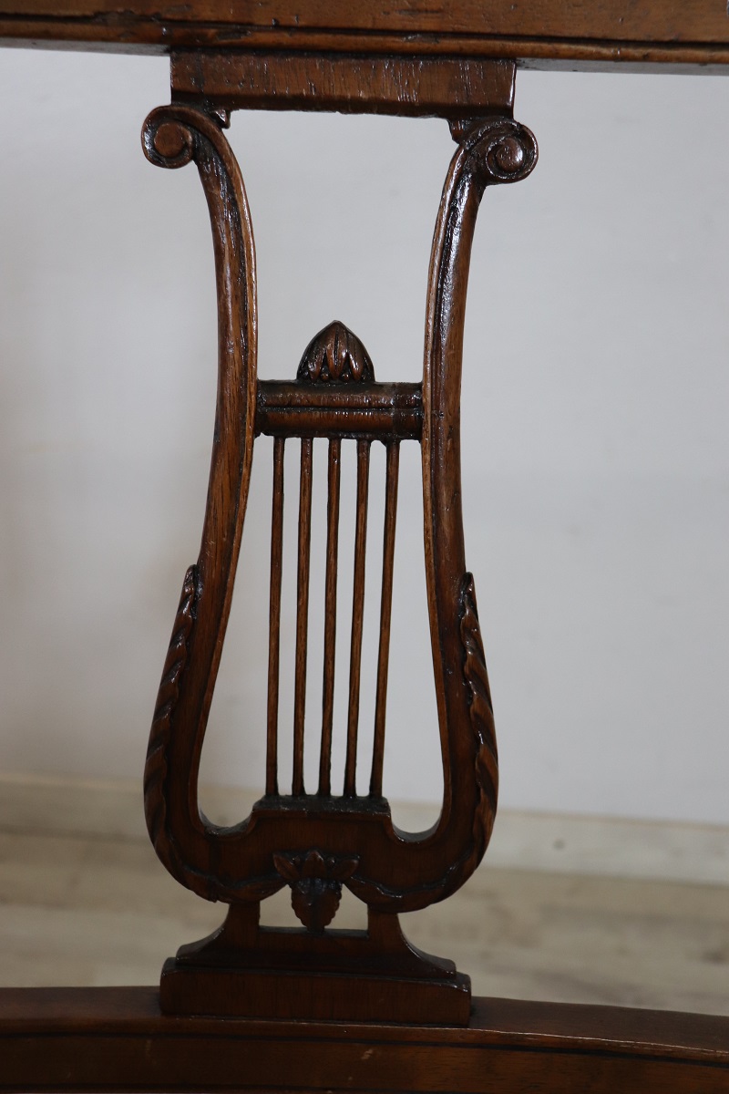 Antique Armchair in Walnut, 18th Century