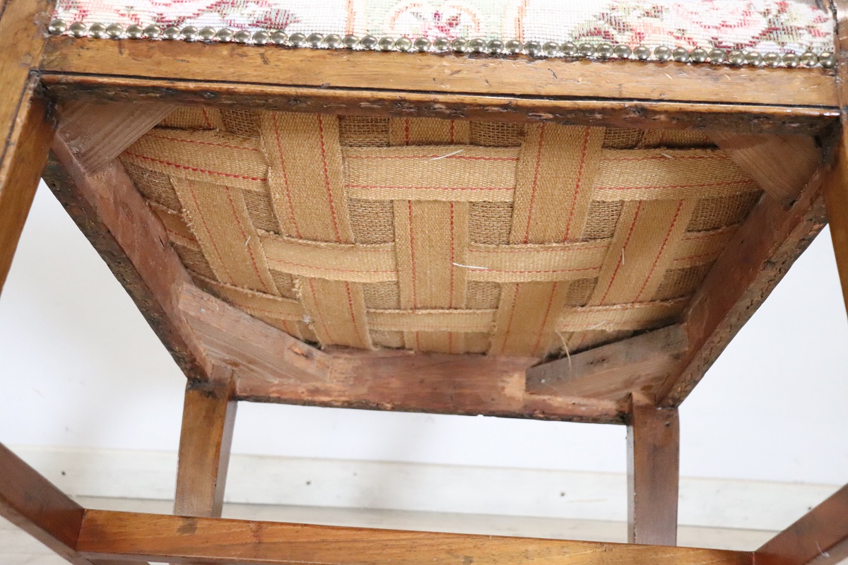 Antique Armchair in Walnut, 18th Century