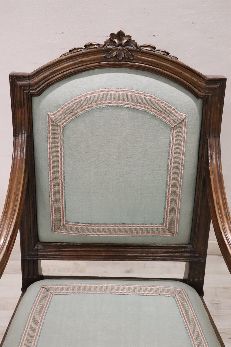 Antique Armchair in Walnut, 18th Century