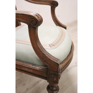 Antique Armchair in Walnut, 18th Century