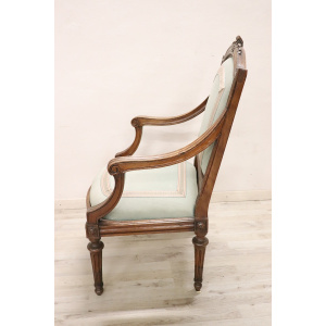 Antique Armchair in Walnut, 18th Century