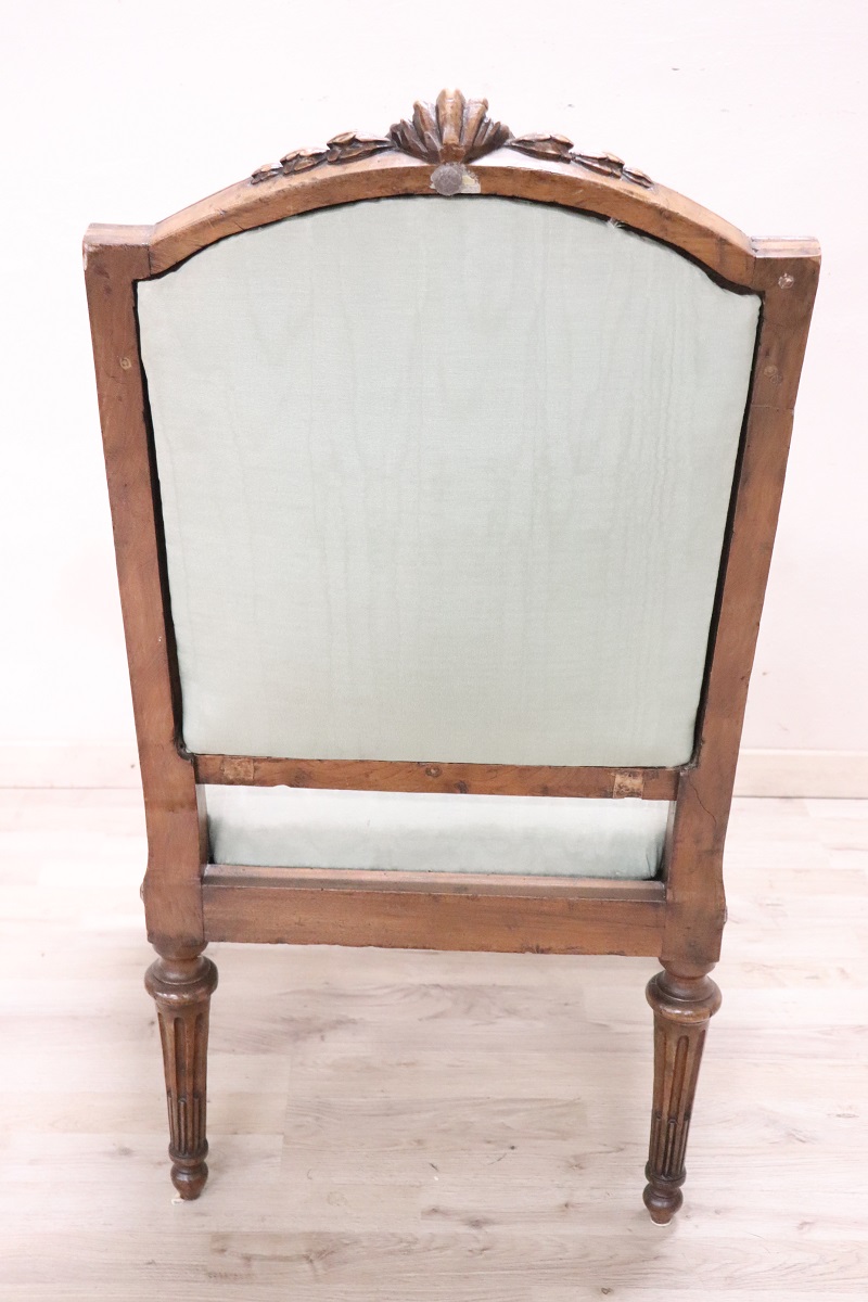 Antique Armchair in Walnut, 18th Century
