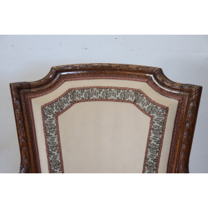 Antique Armchair in Carved Walnut, 18th Century