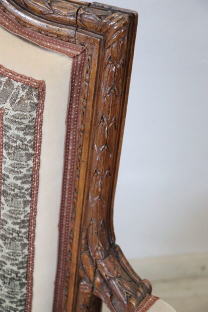 Antique Armchair in Carved Walnut, 18th Century - Image 6