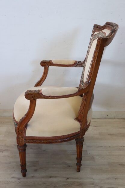Antique Armchair in Carved Walnut, 18th Century - Image 10
