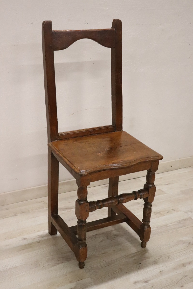 Antique Chair in Walnut, 17th Century