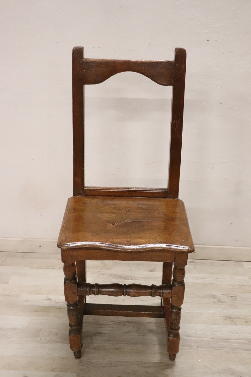 Antique Chair in Walnut, 17th Century