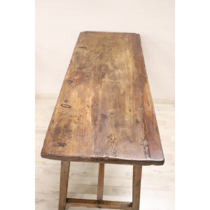 Antique Table in Walnut and Oak, 16th Century