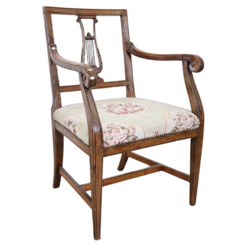 Antique Armchair in Walnut, 18th Century