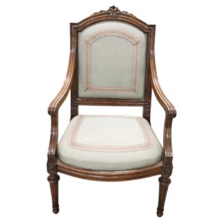 Antique Armchair in Walnut, 18th Century