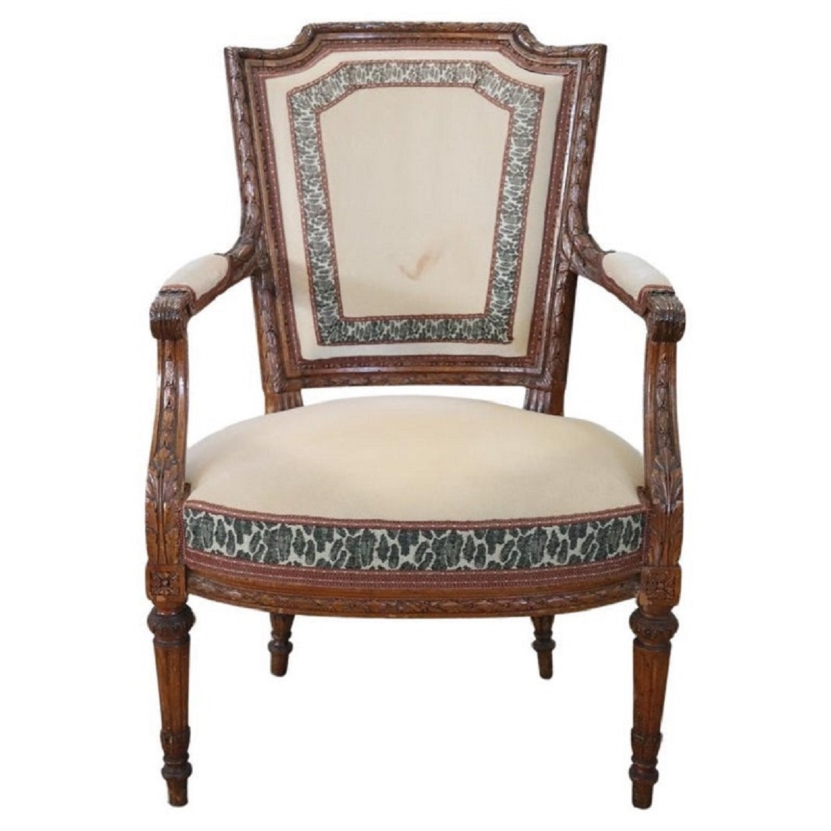 Antique Armchair in Carved Walnut, 18th Century