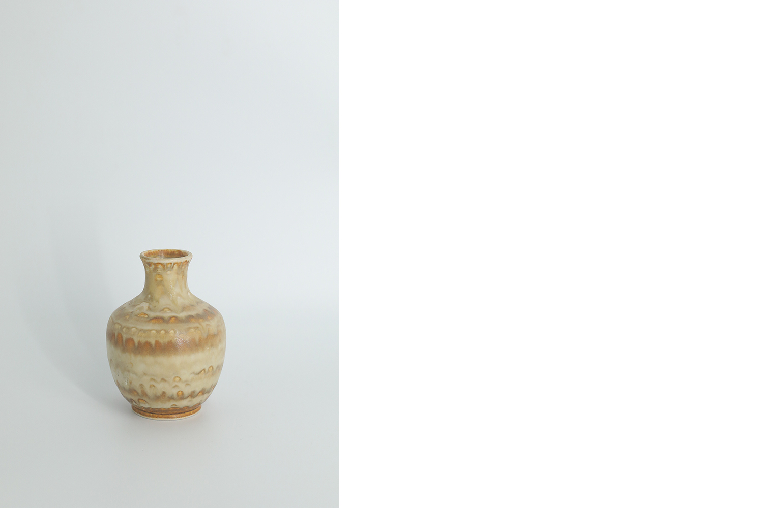 Mid-Century Scandinavian Modern Collectible Small Beige Stoneware Vase by Gunnar Borg for Höganäs Keramik, 1960s