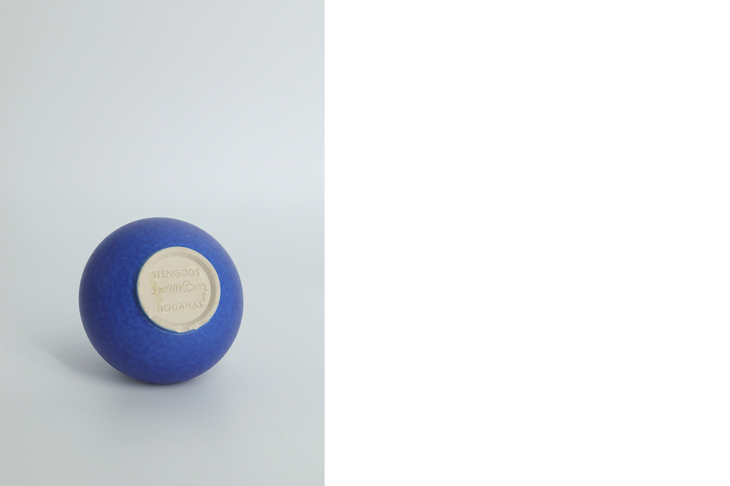 Mid-Century Scandinavian Modern Collectible Small Cobalt Stoneware Vase by Gunnar Borg for Höganäs Keramik, 1960s