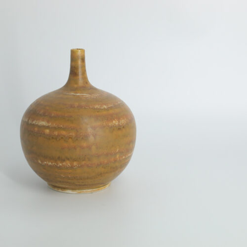 Mid-Century Scandinavian Modern Collectible Small Spherical Brown Stoneware Vase No. 19 7/11 75 by Gunnar Borg for Höganäs Keramik, 1960s