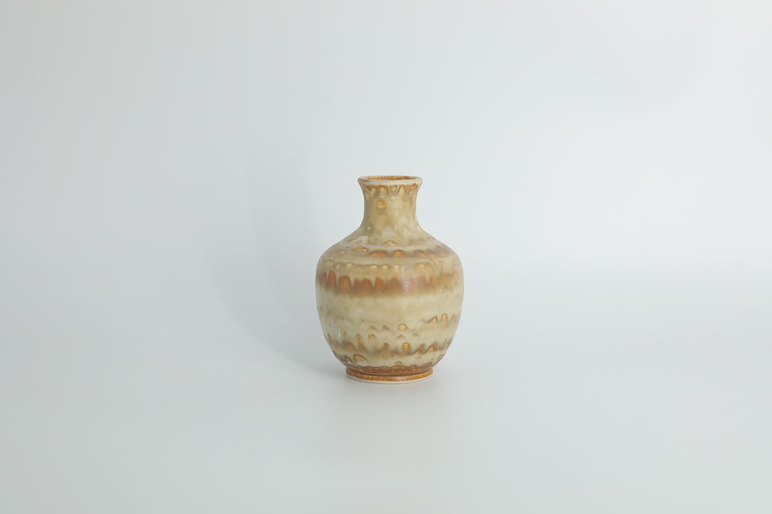 Mid-Century Scandinavian Modern Collectible Small Beige Stoneware Vase by Gunnar Borg for Höganäs Keramik, 1960s