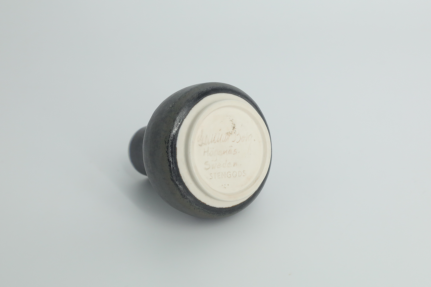 Mid-Century Scandinavian Modern Collectible Small Anthracite Stoneware Vase by Gunnar Borg for Höganäs Keramik, 1960s