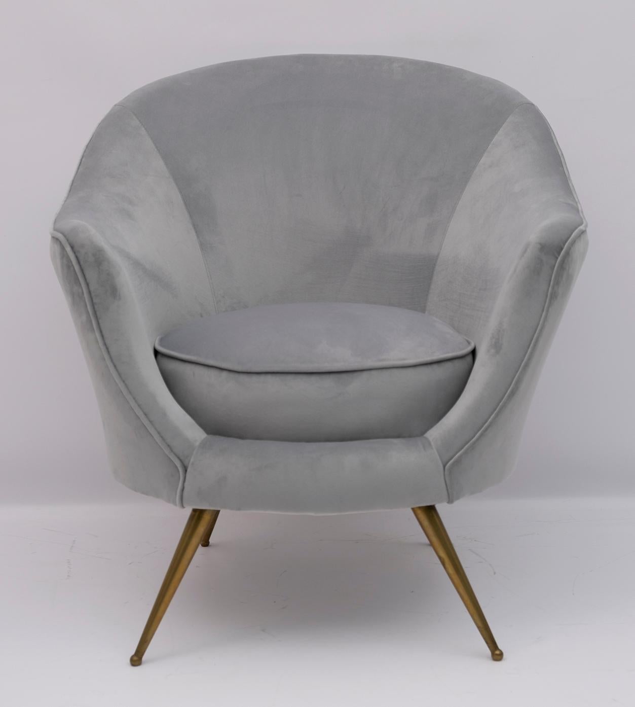 Federico Munari Mid-Century Modern Italian Curved Sofa and Two Armchairs, 1950s