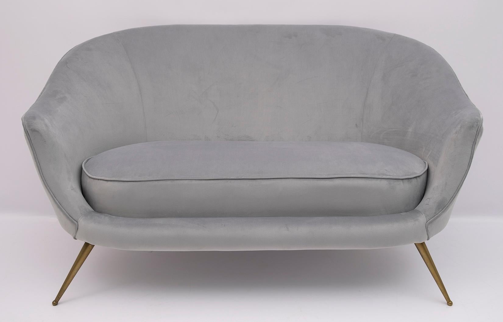 Federico Munari Mid-Century Modern Italian Curved Sofa and Two Armchairs, 1950s