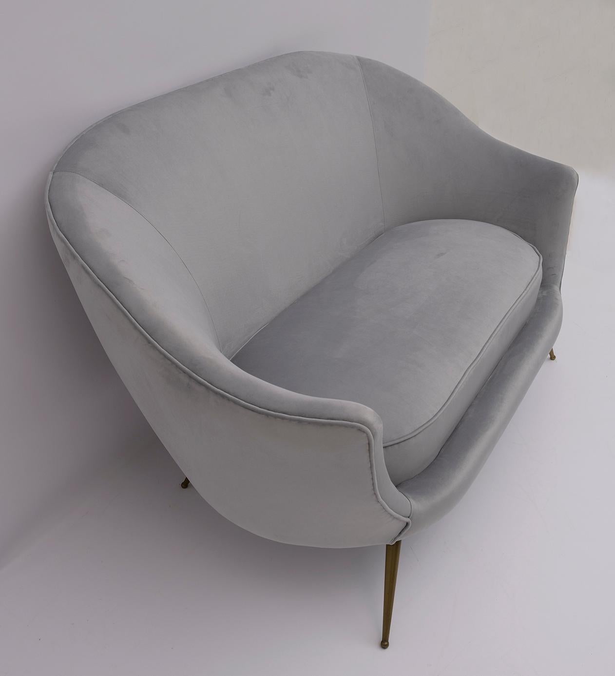 Federico Munari Mid-Century Modern Italian Curved Sofa and Two Armchairs, 1950s