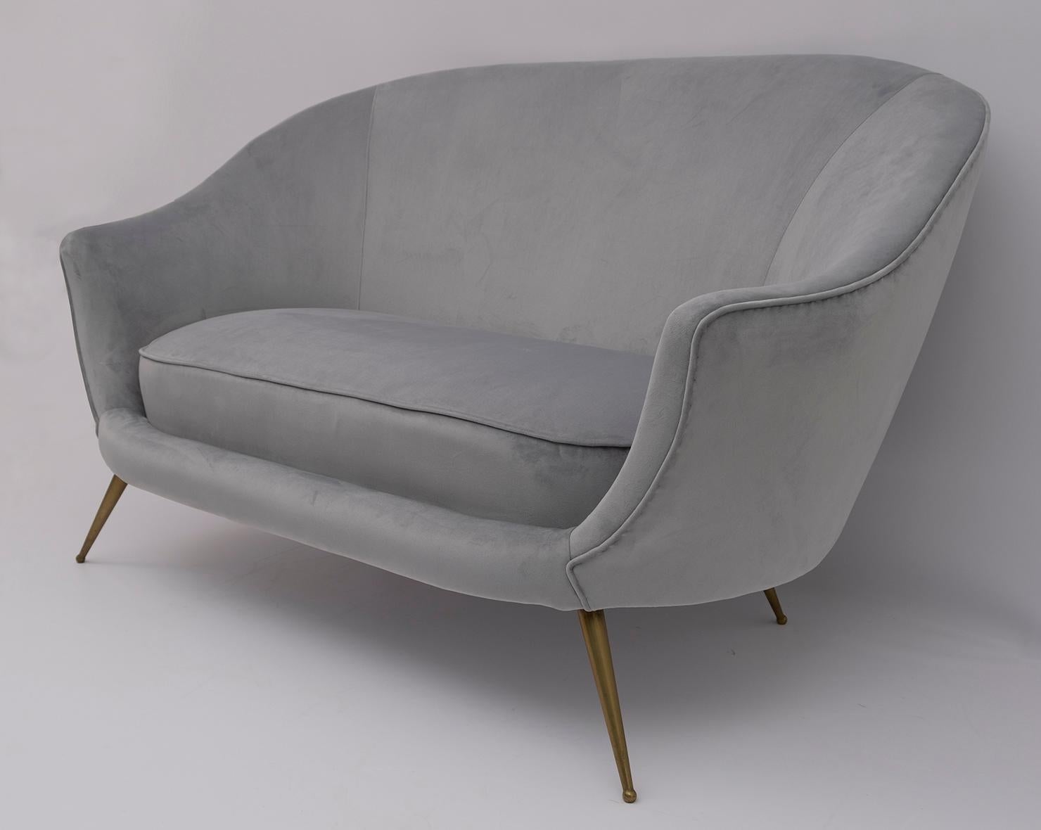 Federico Munari Mid-Century Modern Italian Curved Sofa and Two Armchairs, 1950s