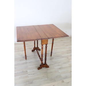 19th Century Walnut Tilt-Top Table
