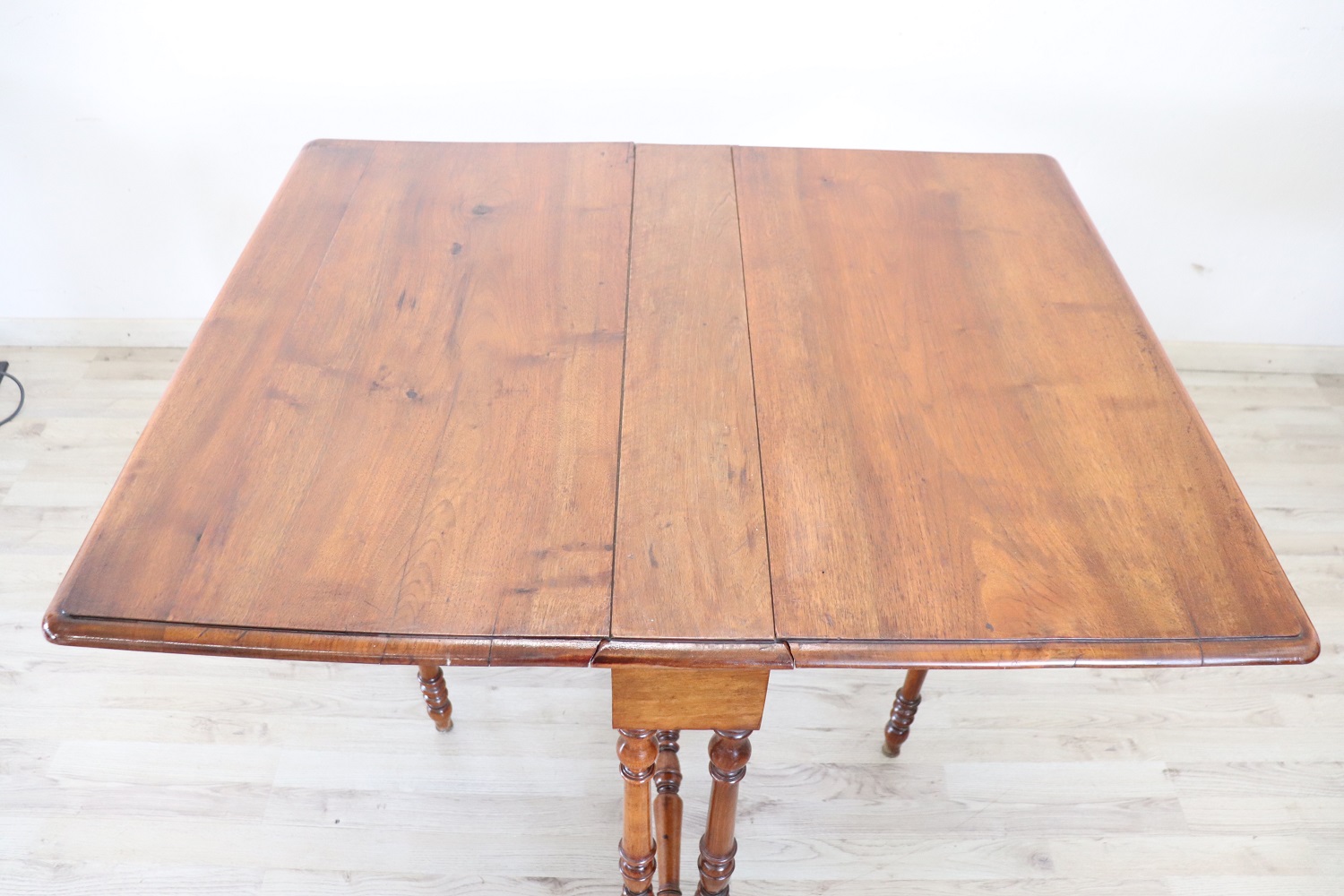 19th Century Walnut Tilt-Top Table