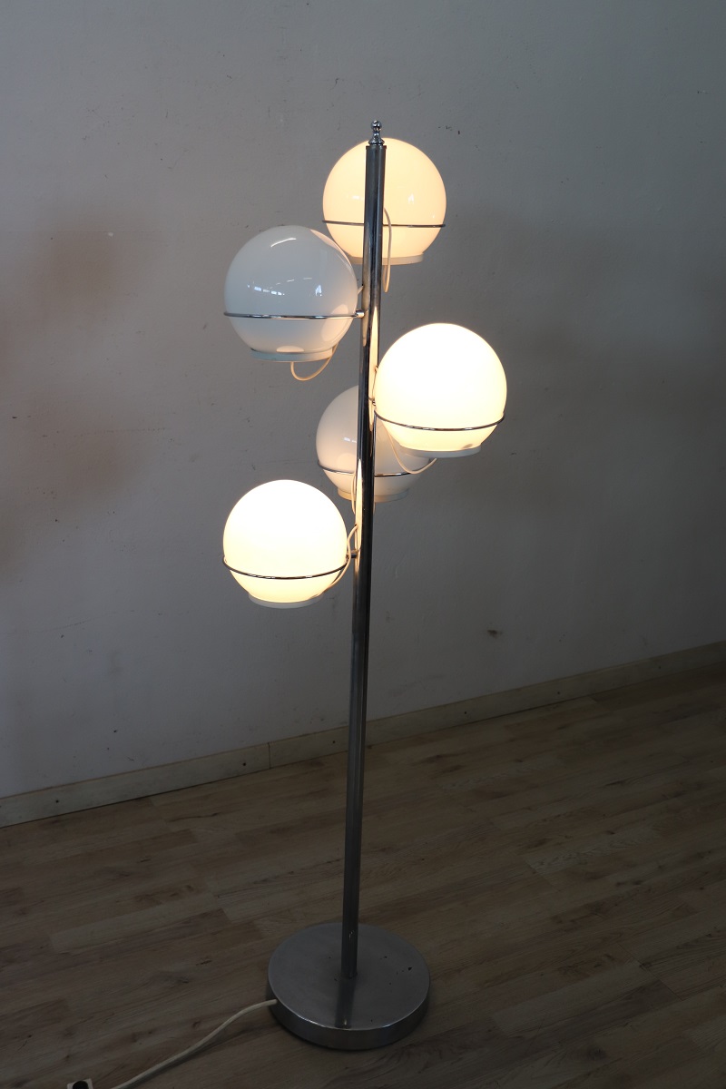 Chromed Metal and Glass Floor Lamp attributed to Gino Sarfatti, 1960s