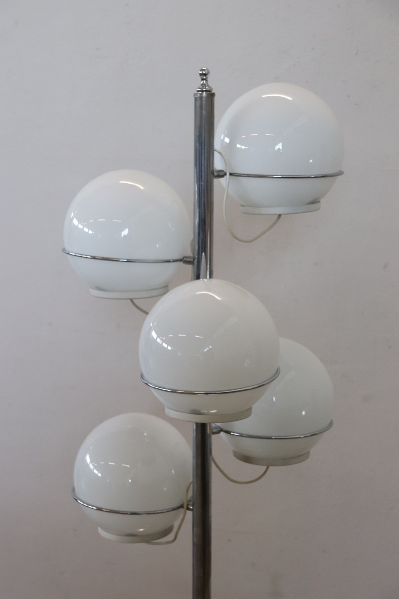 Chromed Metal and Glass Floor Lamp attributed to Gino Sarfatti, 1960s