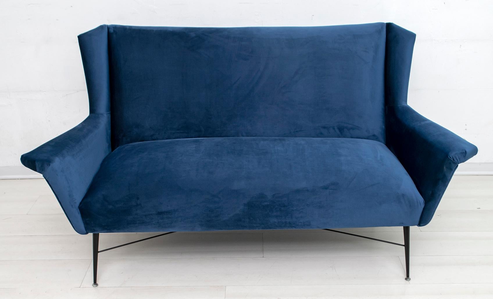 Gigi Radice Mid-Century Modern Italian Sofa for Minotti, 1950s