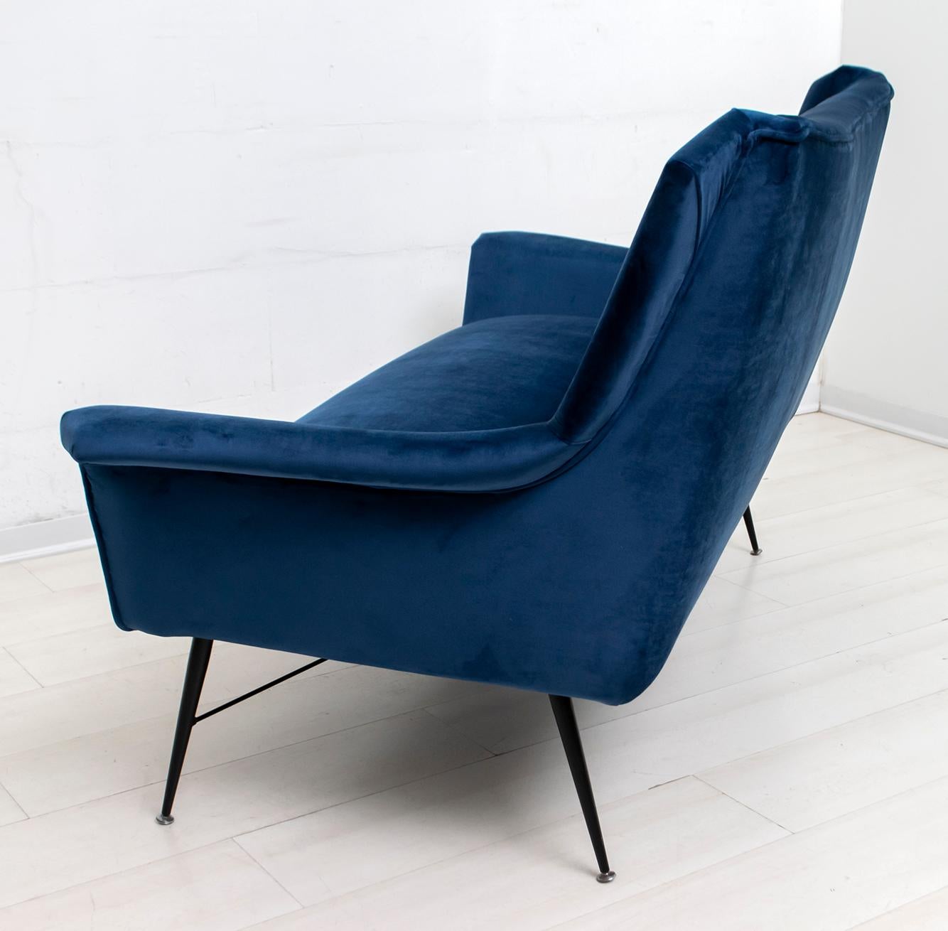 Gigi Radice Mid-Century Modern Italian Sofa for Minotti, 1950s