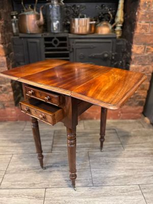 Victorian circa 1850 drop leaf baby Pembroke mahogany table