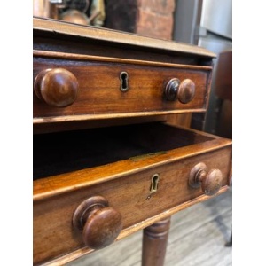 Victorian circa 1850 drop leaf baby Pembroke mahogany table