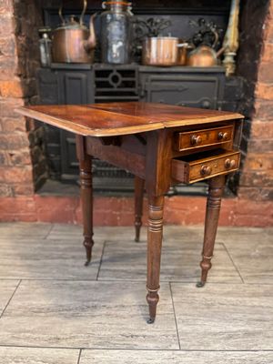 Victorian circa 1850 drop leaf baby Pembroke mahogany table