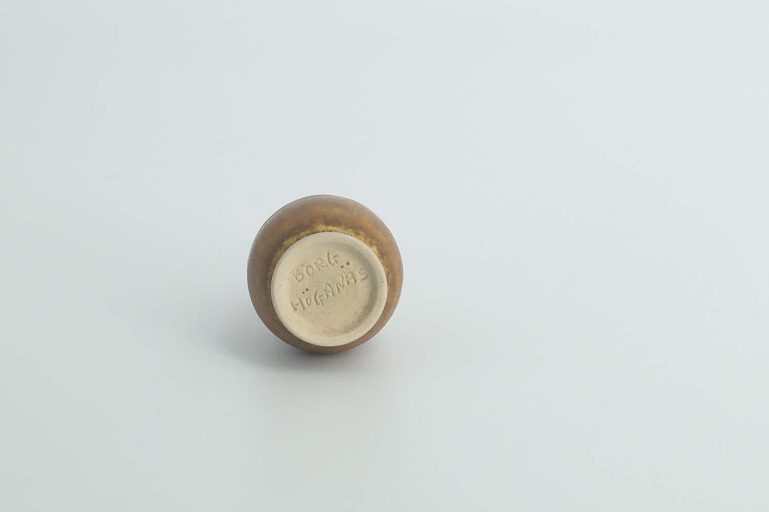 Small Mid-Century Scandinavian Modern Collectible Honey Brown Stoneware Vase by Gunnar Borg for Höganäs Ceramics, 1960s, Set of 4