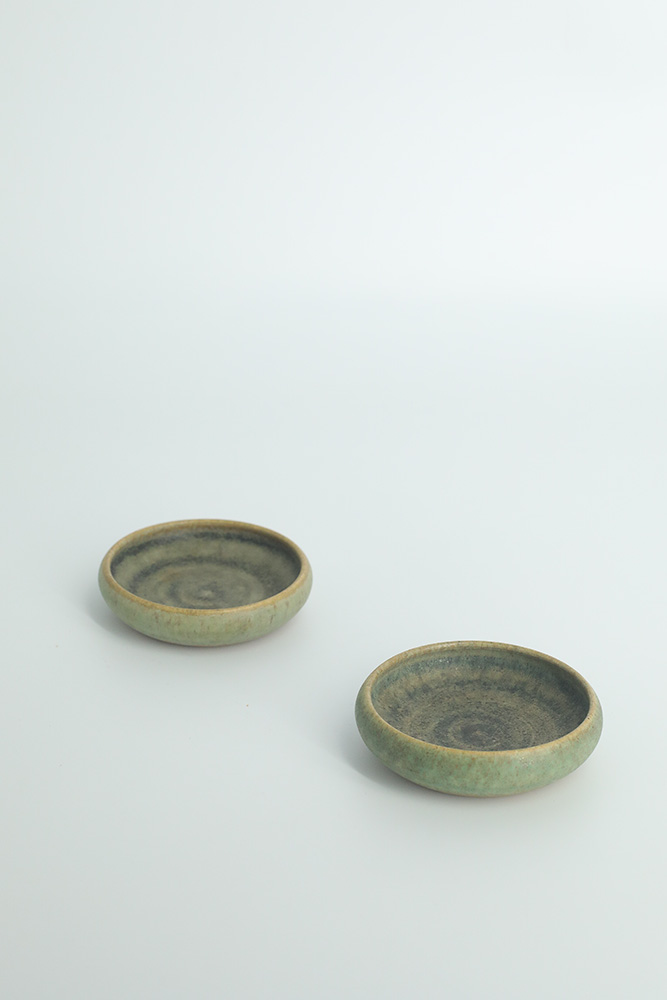 Small Mid-Century Scandinavian Modern Collectible Sand Brown Stoneware Bowls by Gunnar Borg for Gunnars Keramik Höganäs, 1960s, Set of 2