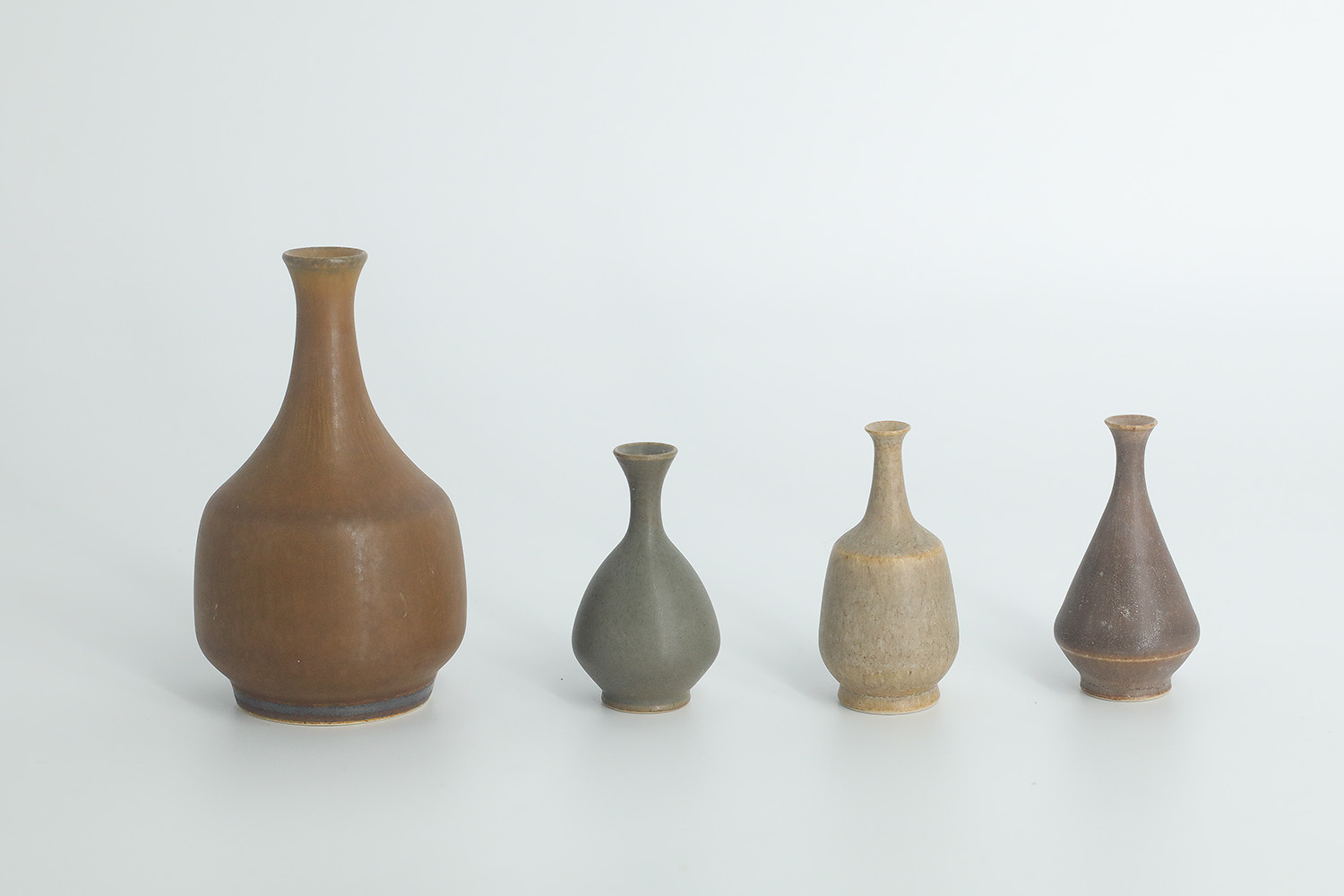 Small Mid-Century Scandinavian Modern Collectible Brown Stoneware Vases by Gunnar Borg for Höganäs Ceramics, 1960s, Set of 4
