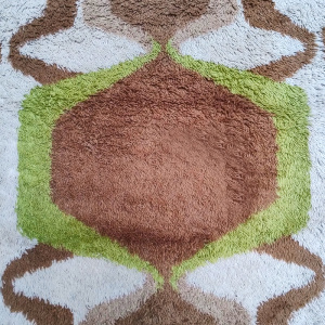 1970s Stunning Space Age Rug in Wool. Made in Italy