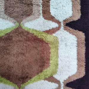 1970s Stunning Space Age Rug in Wool. Made in Italy