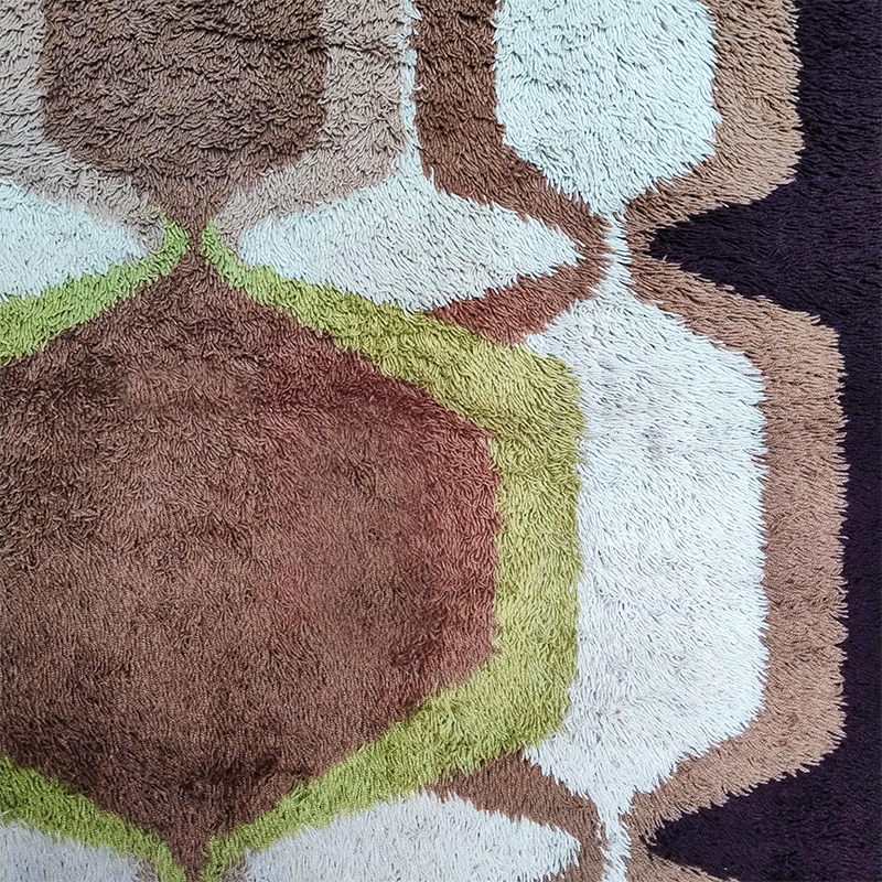 1970s Stunning Space Age Rug in Wool. Made in Italy