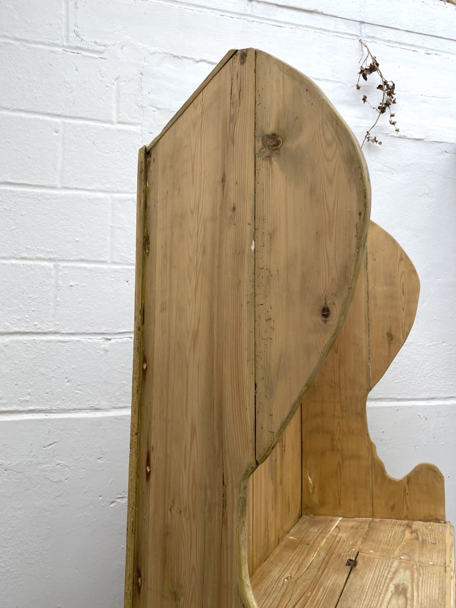 Rustic Pine Settle