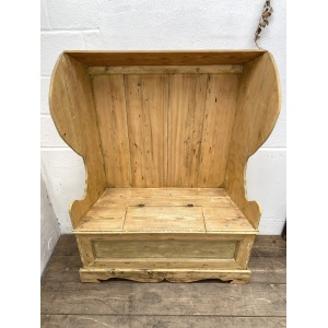 Rustic Pine Settle