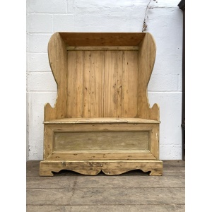 Rustic Pine Settle