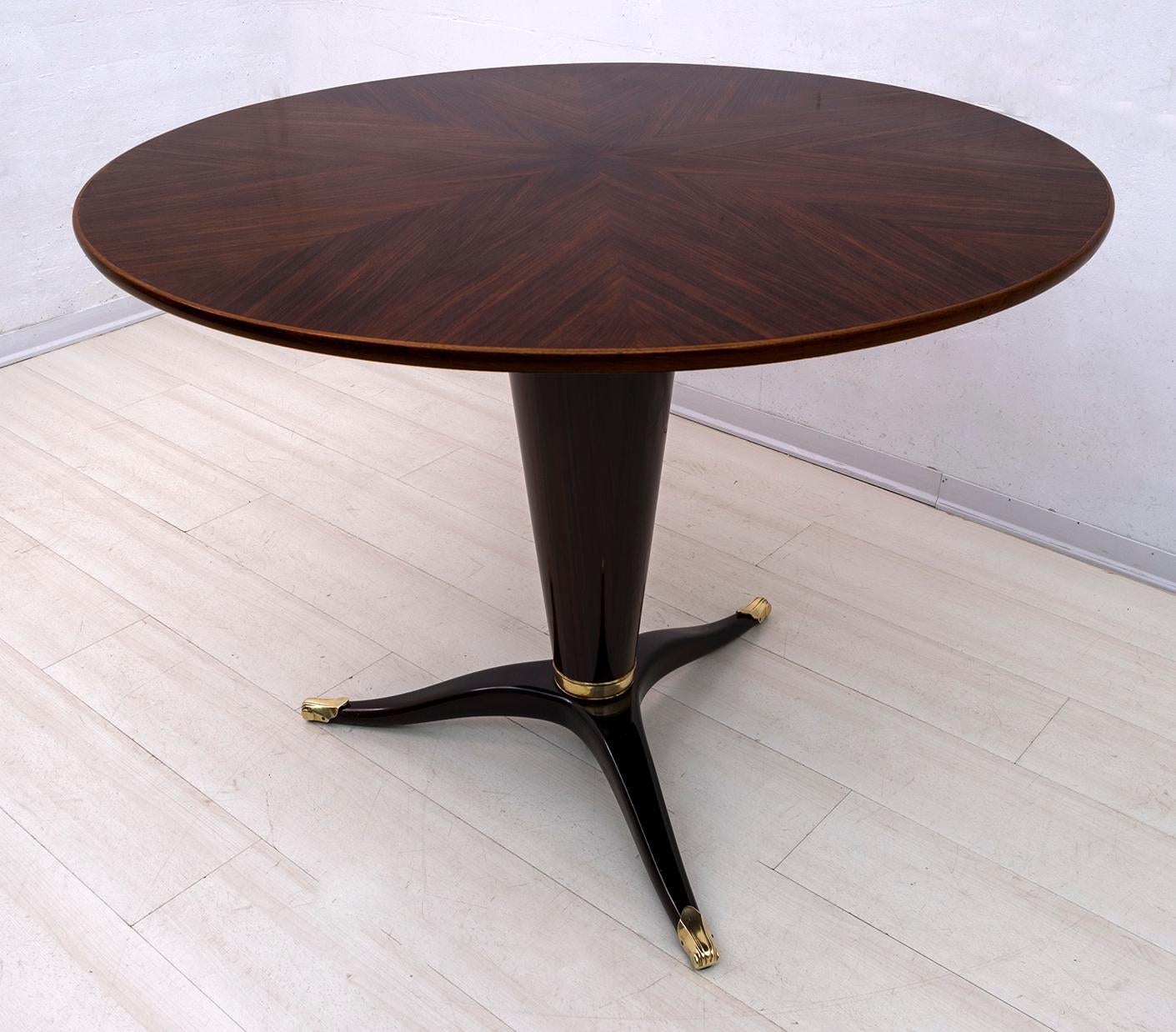 Attributed to Paolo Buffa Mid-Century Modern Italian Walnut Round Table, 1950s