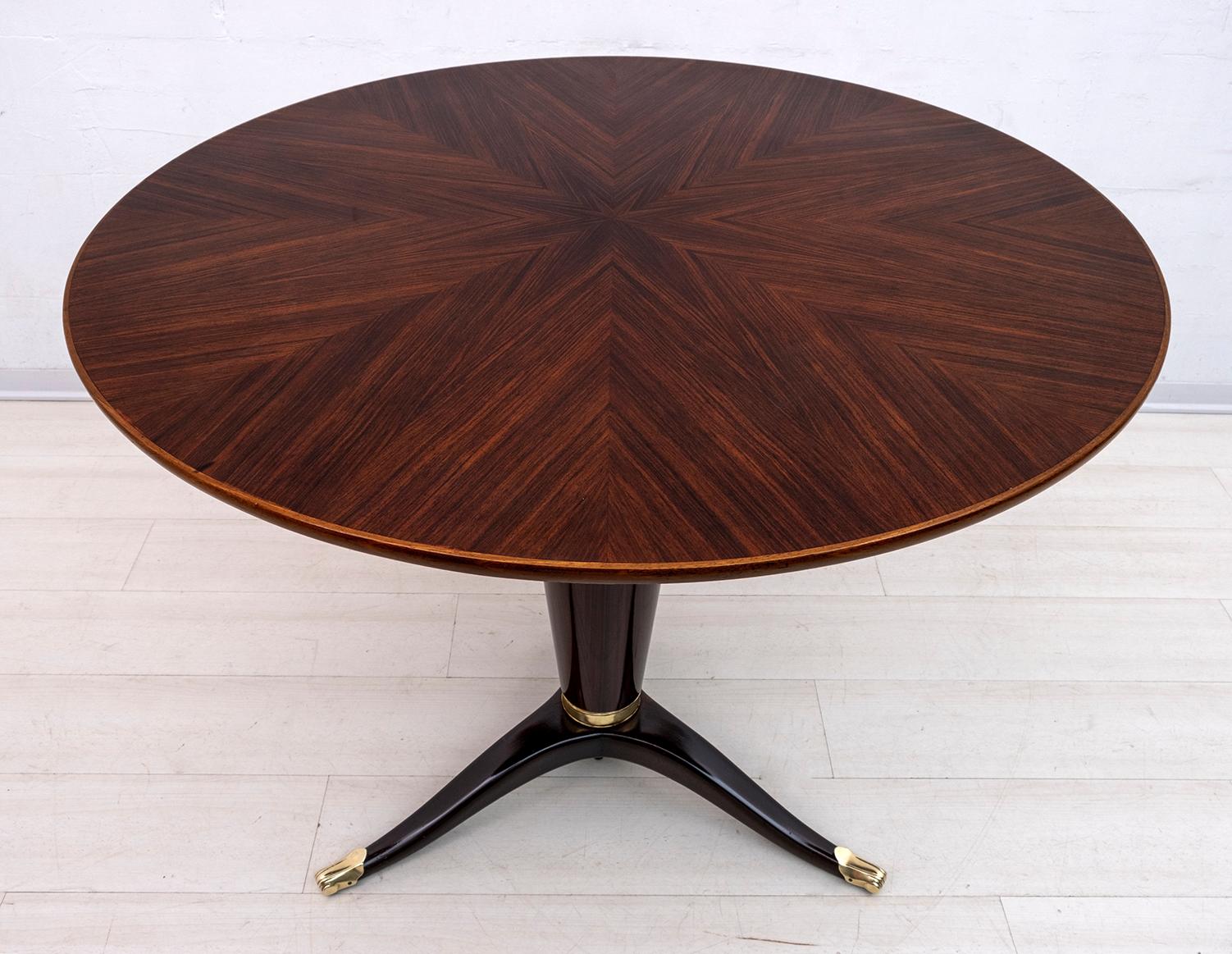 Attributed to Paolo Buffa Mid-Century Modern Italian Walnut Round Table, 1950s