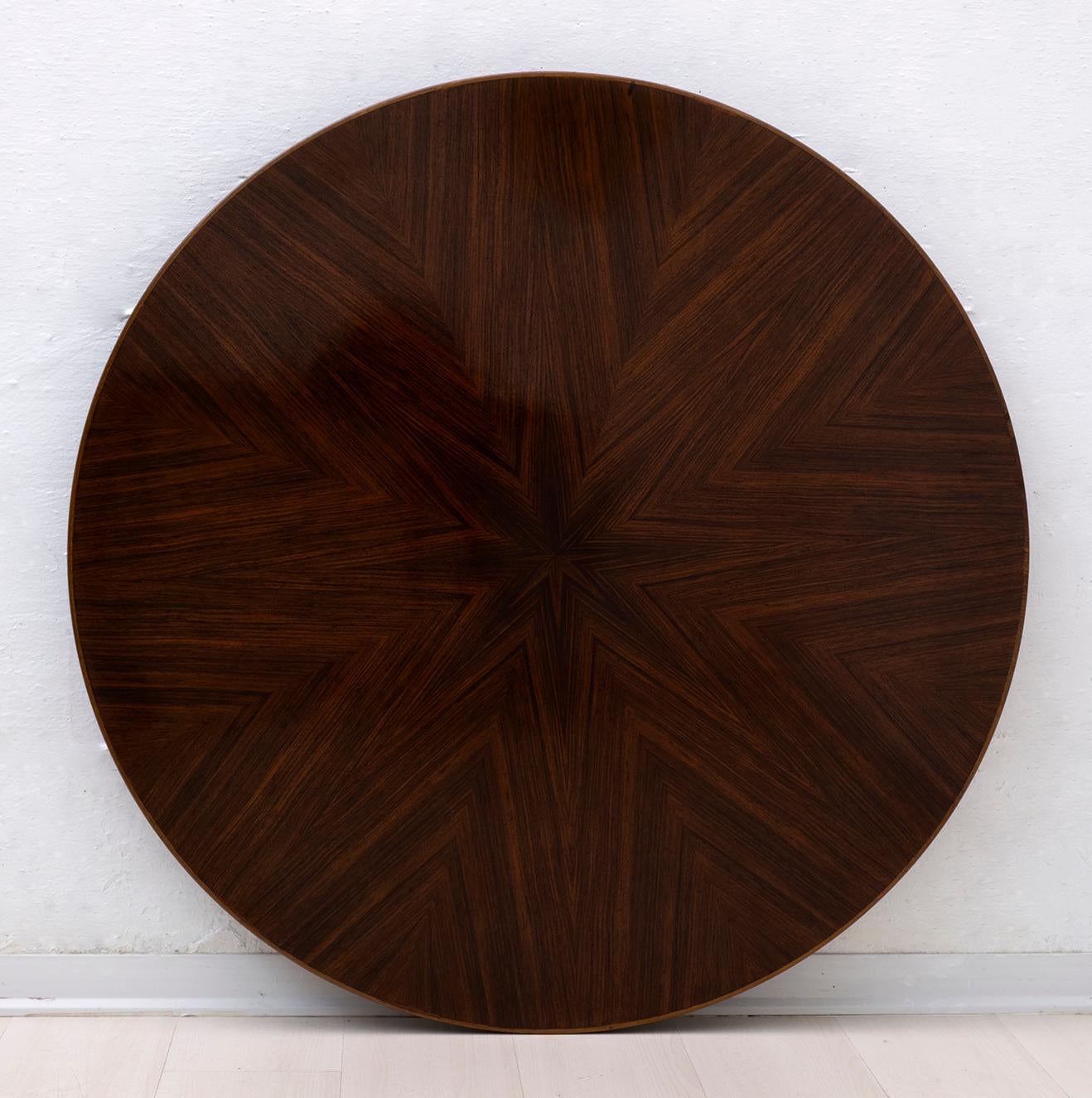Attributed to Paolo Buffa Mid-Century Modern Italian Walnut Round Table, 1950s