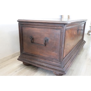 Antique chest in solid walnut wood